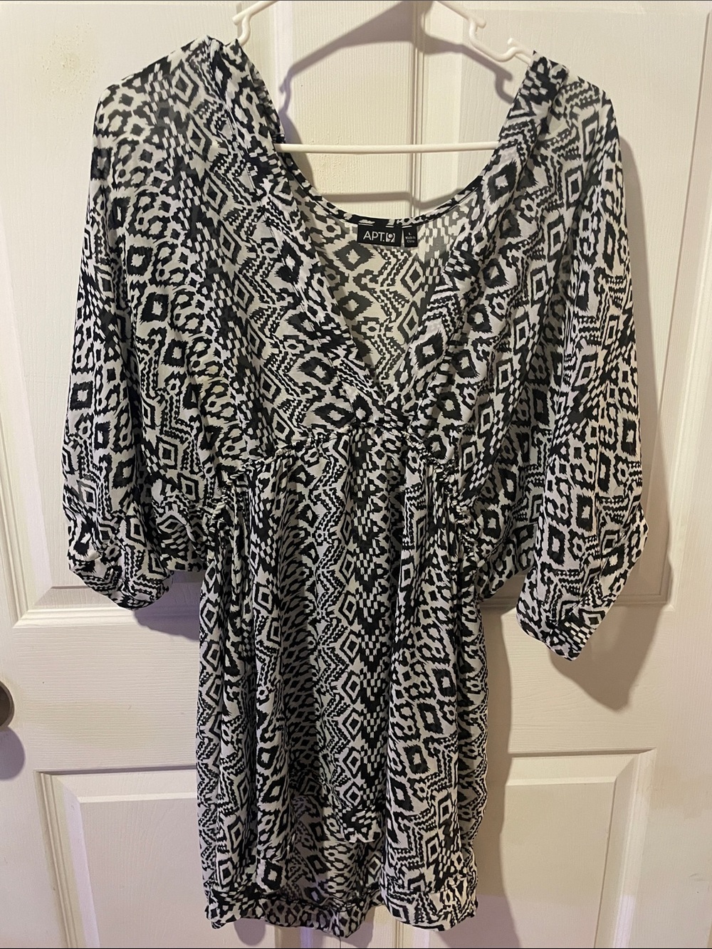 Apt. 9 Black & White Swimsuit Cover-Up